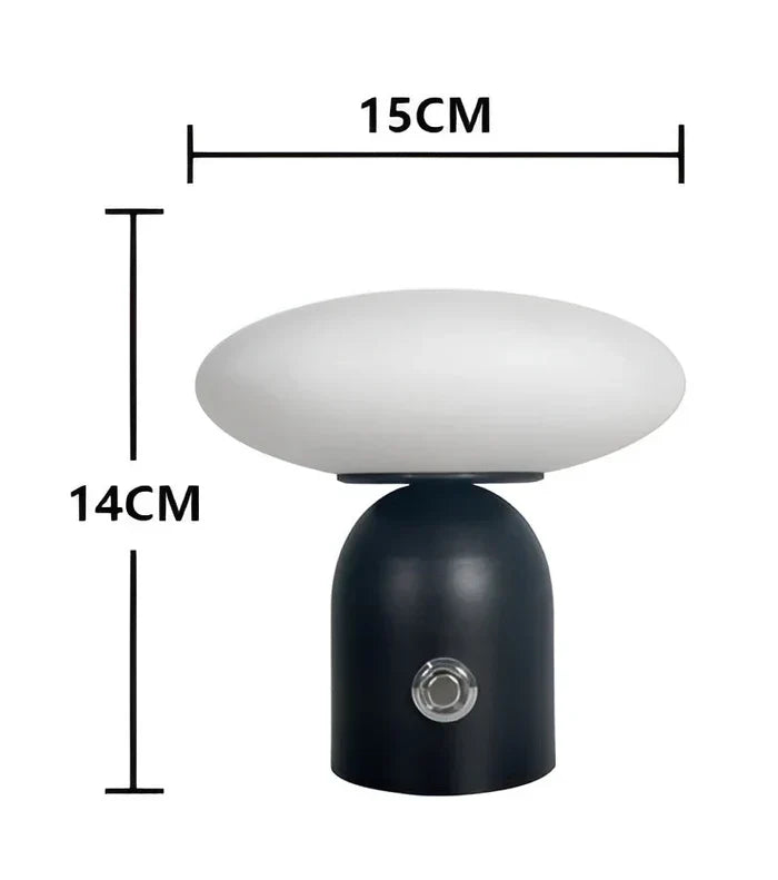 Zwarte draadloze Scandinavische paddenstoellamp, oplaadbaar, met slimme touch bediening voor modern interieur.
