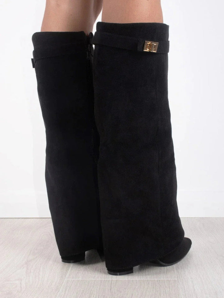 Bruine hoge dameslaarzen, stijlvol en comfortabel. Elegante schacht, ideaal voor een modieuze look.