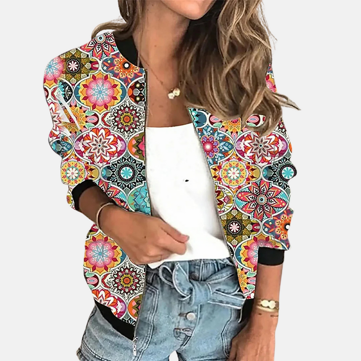 Modieus retro bomberjack voor dames. Trendy digitale print jas, perfect te combineren voor een moderne vintage look.