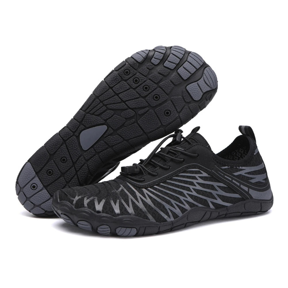 Sneldrogende waterschoenen voor dames en heren, zorgen voor comfort en bescherming aan zee of meer.