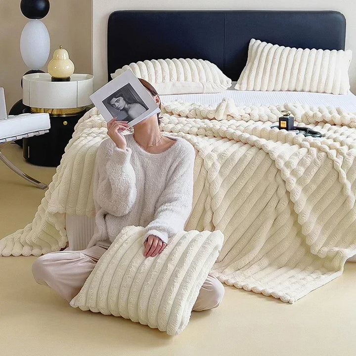 Knusse pluche fleece deken, heerlijk zacht en extra warm voor ontspanning en comfort.