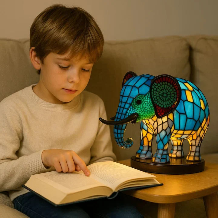 Olifantenlamp als sfeervolle interieur decoratie, een handgemaakt kunstwerk voor dierenliefhebbers.