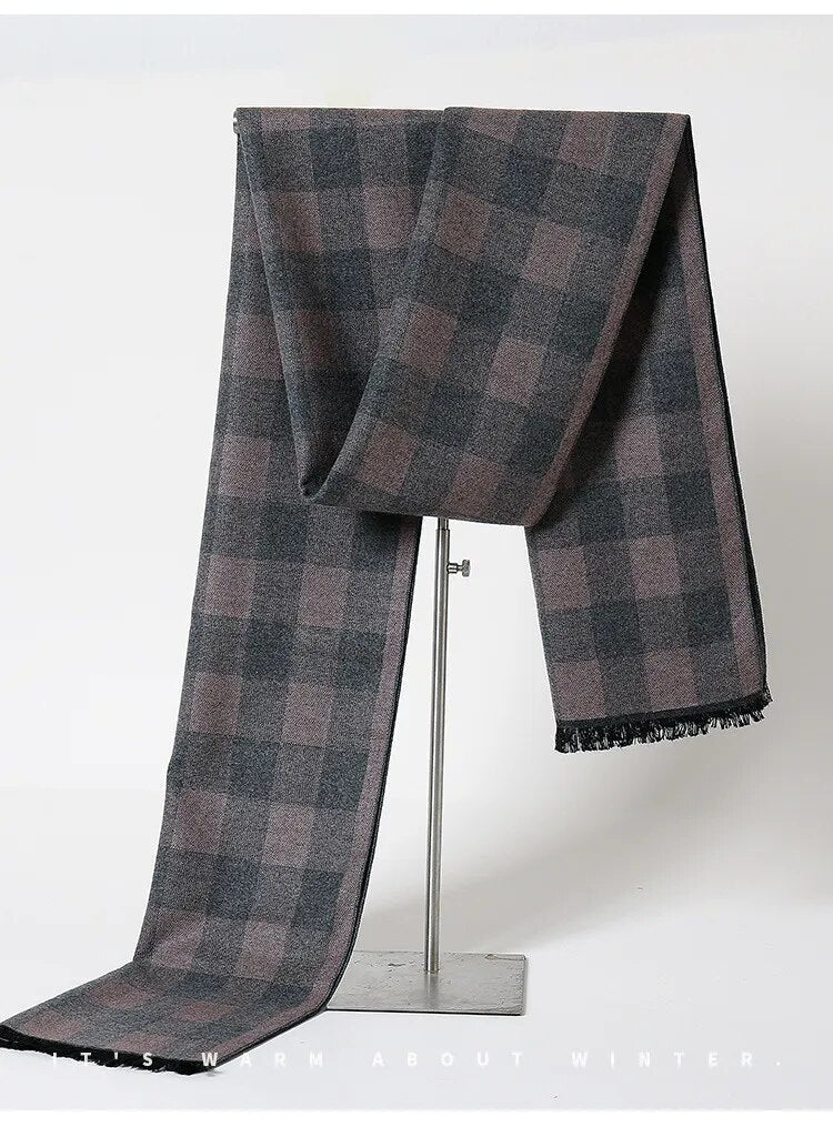 Zachte heren kasjmier sjaal met ruitdessin, voor een comfortabele en warme winter.