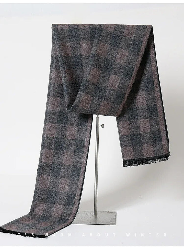 Zachte heren kasjmier sjaal met ruitdessin, voor een comfortabele en warme winter.