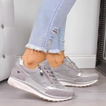 Grijs