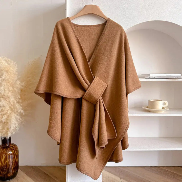 Chique dames sjaaljas in luxe stof, winddicht en warm, ideaal voor een elegante najaars- of lentelook.