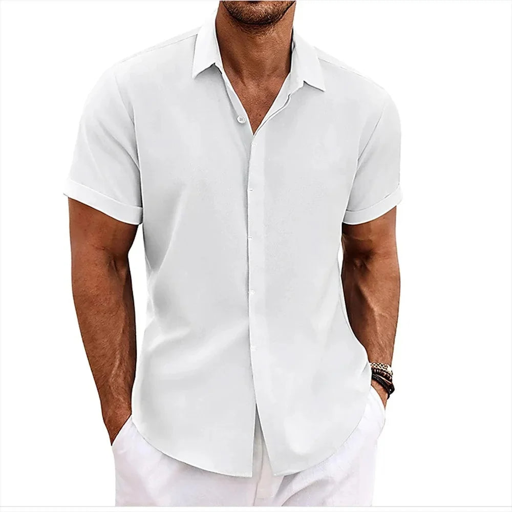 Zomers heren overhemd met korte mouw en dubbele knoopsluiting. Modieus en comfortabel herenshirt.