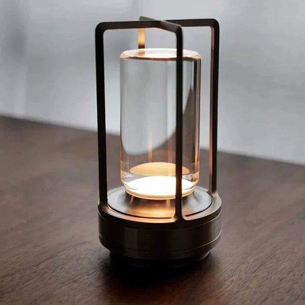 Moderne retro tafellamp: draadloos gemak, dimbare LED voor de gewenste sfeer.