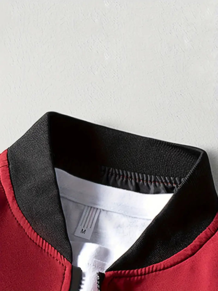 Trendy rode zomerjas voor mannen, met baseballkraag, perfect voor de lente.