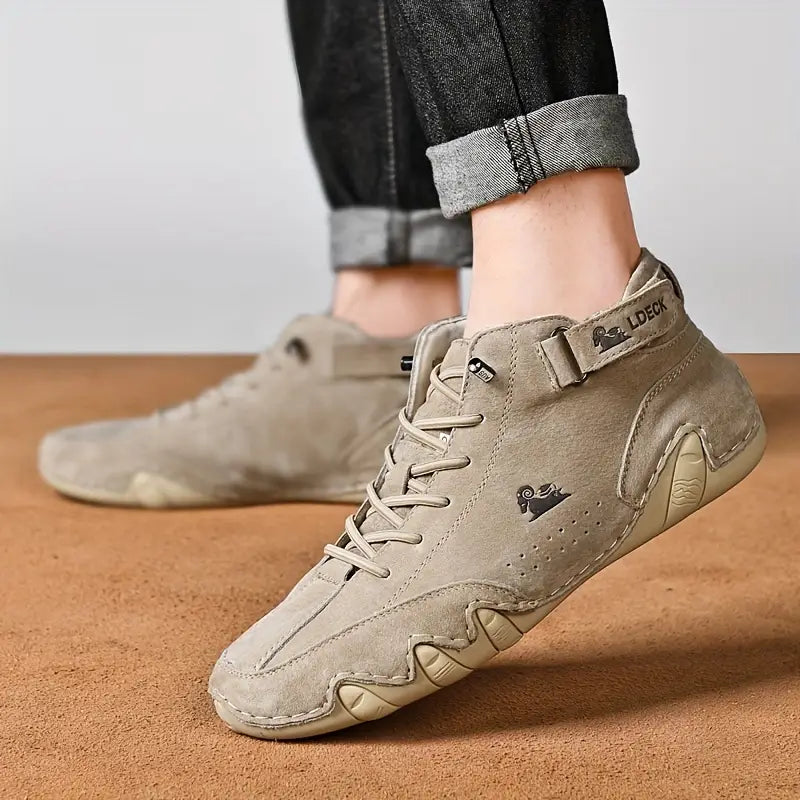Trendy Adriel herenschoenen, waterdicht en gemaakt van comfortabel kunstleer voor outdoor activiteiten.