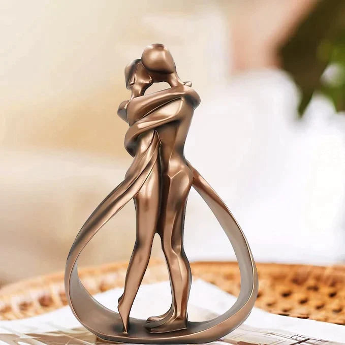 Kunstzinnig handgemaakt liefdesbeeld als interieur decoratie. Symboliseert verbondenheid, ideaal relatiegeschenk.