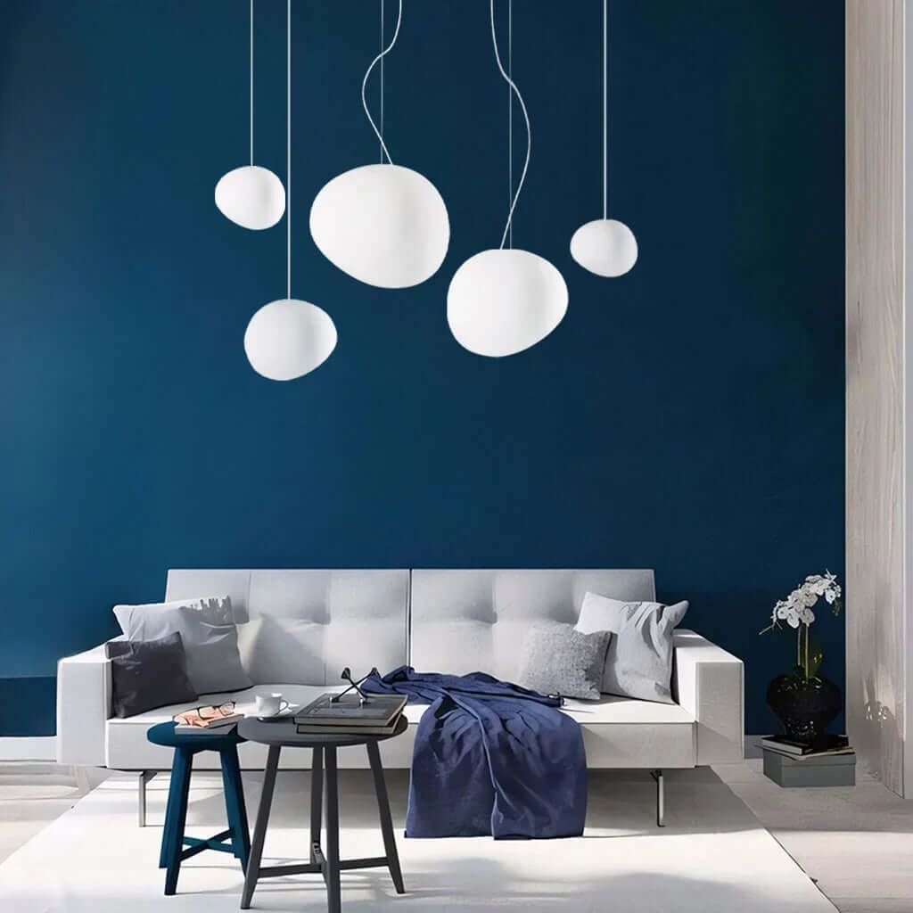 Prachtige witte kiezel hanglamp. Creëert een serene sfeer, een moderne plafondlamp voor uw interieur.