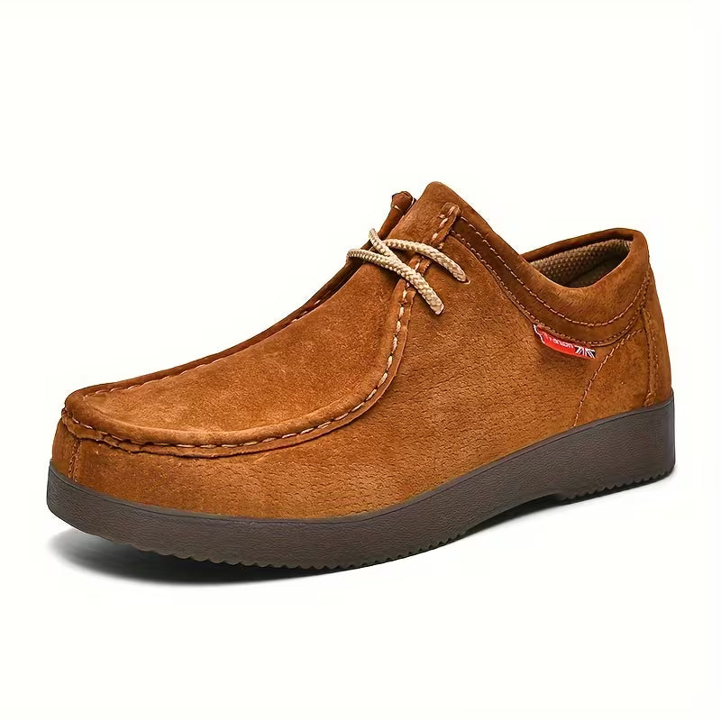 Comfortabele herenschoenen met veters en antislipzool, perfect voor optimale grip.