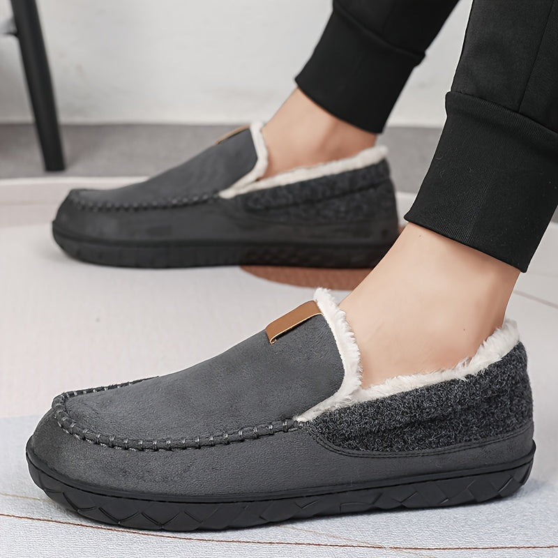 Heren slip-on loafers, warm en comfortabel, ideaal als binnenschoenen voor ontspannen momenten.