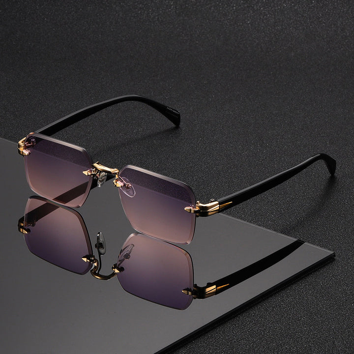 Discreet randloze vierkante herenbril. Modern design voor een subtiele, elegante uitstraling.