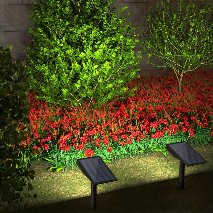 Heldere 9 LED buitenverlichting op zonne-energie. Geschikt als padverlichting en sfeervolle tuindecoratie.