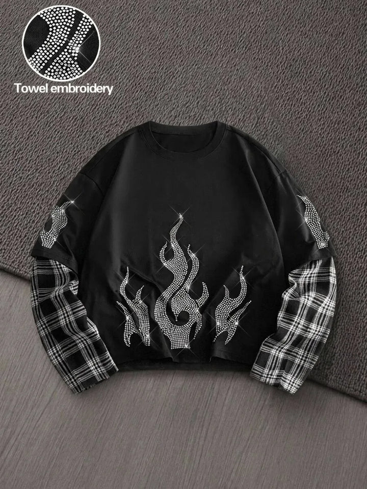 Heren t-shirt met plaid patchwork mouwen, ronde hals. Perfect voor streetwear mode.