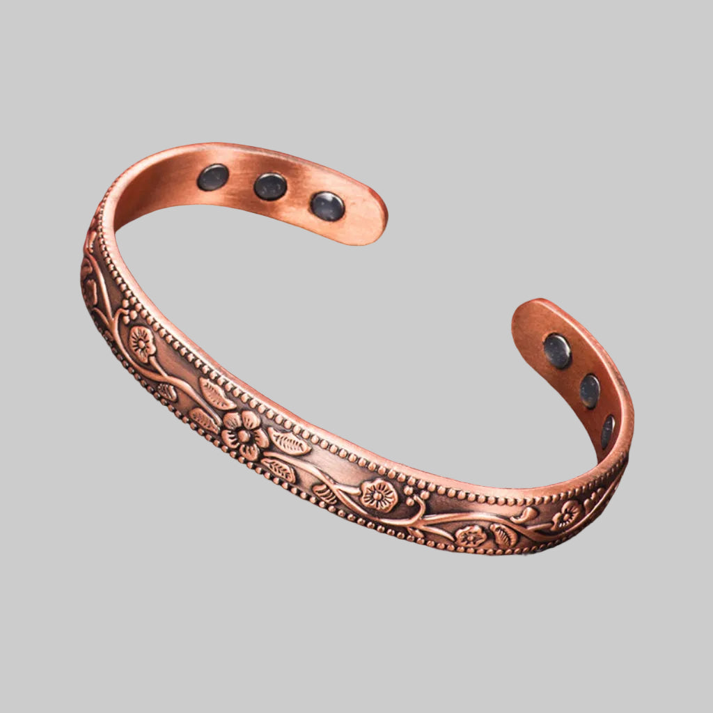 Elegant zilveren unisex magnetisch therapie armband. Stijlvol modern accessoire voor comfort en welzijn.