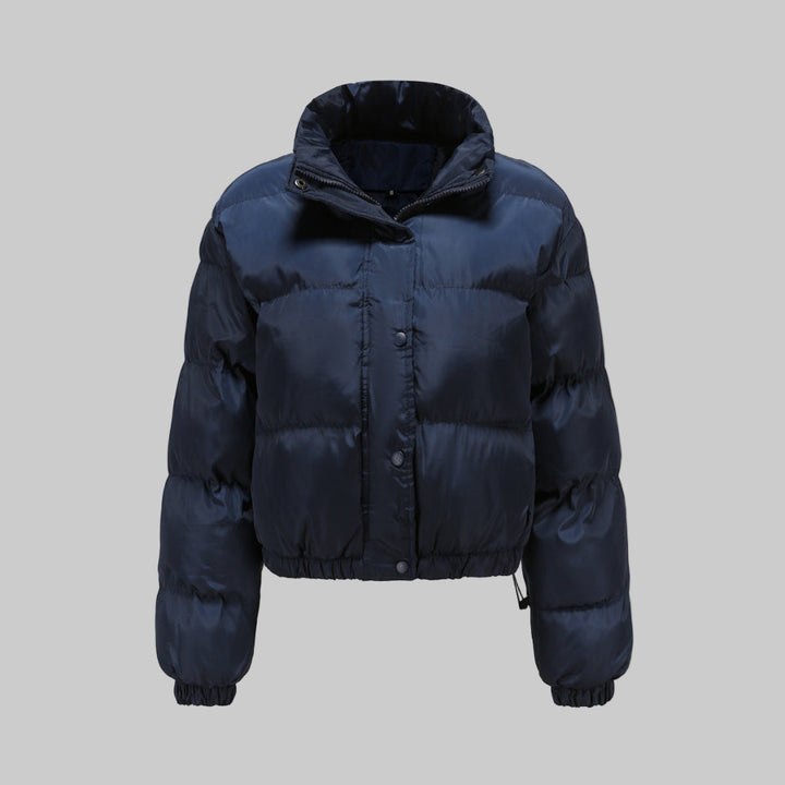Duurzame dames winter pufferjas, waterafstotend en warm, essentieel voor comfort in de kou.