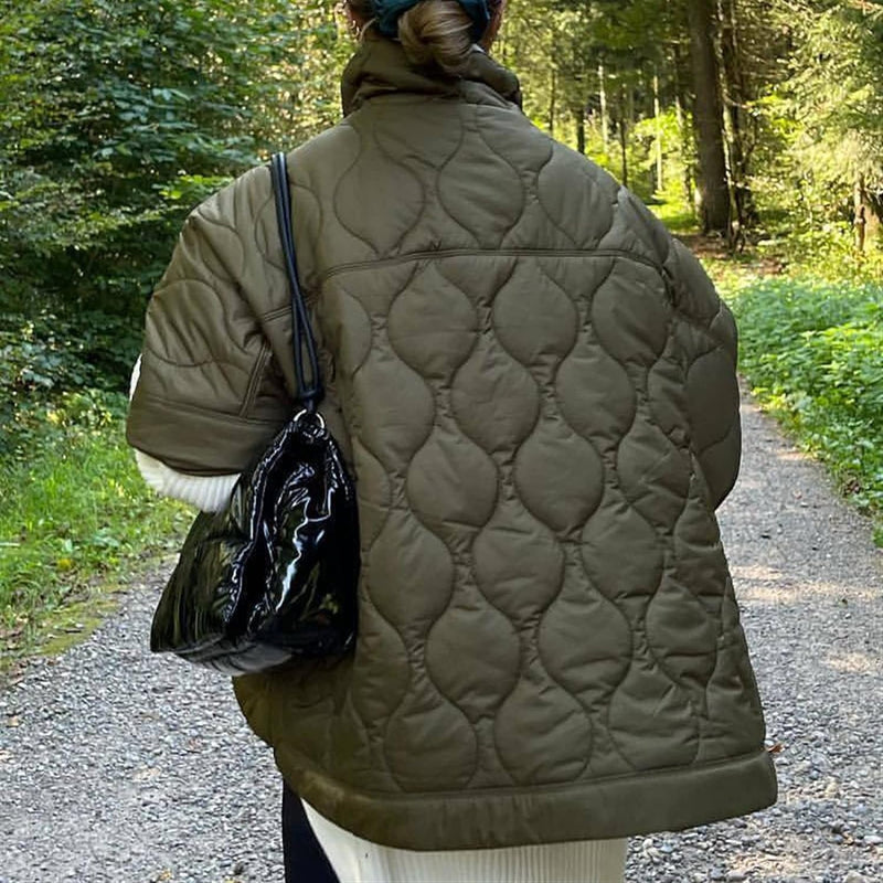 Ademende dames bodywarmer, perfect voor sportieve lente-uitjes of herfstwandelingen. Lichtgewicht en warm.