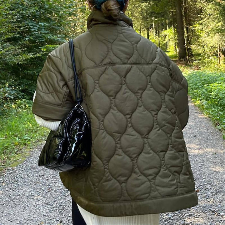 Ademende dames bodywarmer, perfect voor sportieve lente-uitjes of herfstwandelingen. Lichtgewicht en warm.