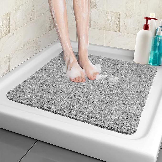 Duurzame PVC douchemat in een moderne grijze kleur, antislip en comfortabel.