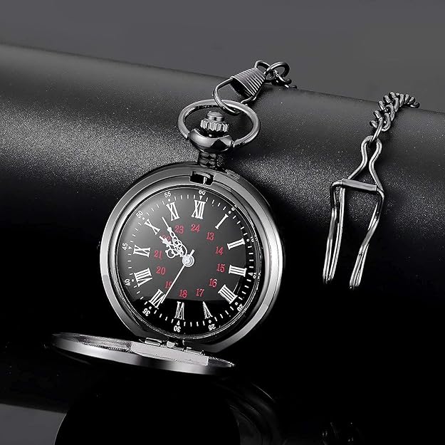 Gedetailleerd uniseks zakhorloge met klassieke Romeinse cijfers.