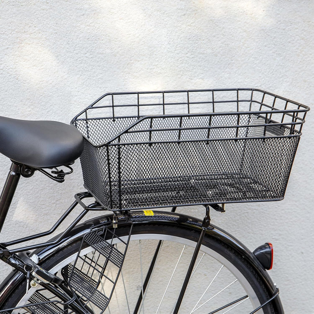 Stevige achterfietsmand met cargonet en waterdichte afdekhoes, perfect voor veilig fietstransport van bagage.