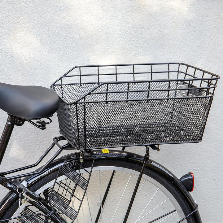 Stevige achterfietsmand met cargonet en waterdichte afdekhoes, perfect voor veilig fietstransport van bagage.