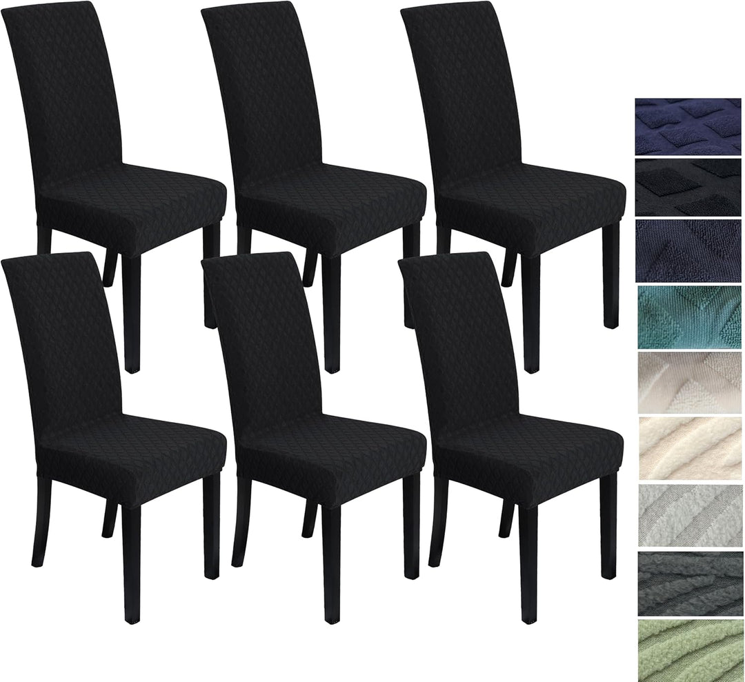 Verfraai uw eetkamer met deze decoratieve rekbare stoelhoezen set.