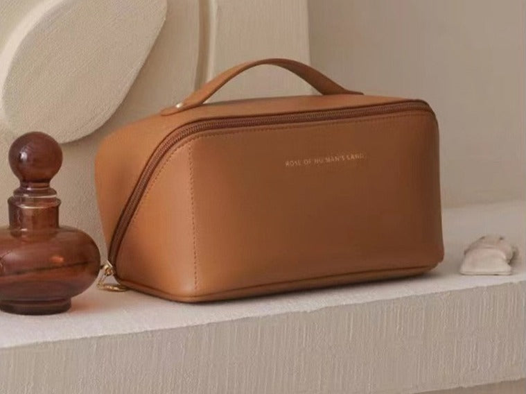Handige toiletzak voor dames, perfect voor reizen en dagelijks gebruik. Organiseert al je beauty spullen.