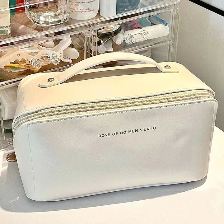 Veelzijdige make-up tas voor dames, ideaal als beauty case of toiletzak. Handige opbergtas voor cosmetica.