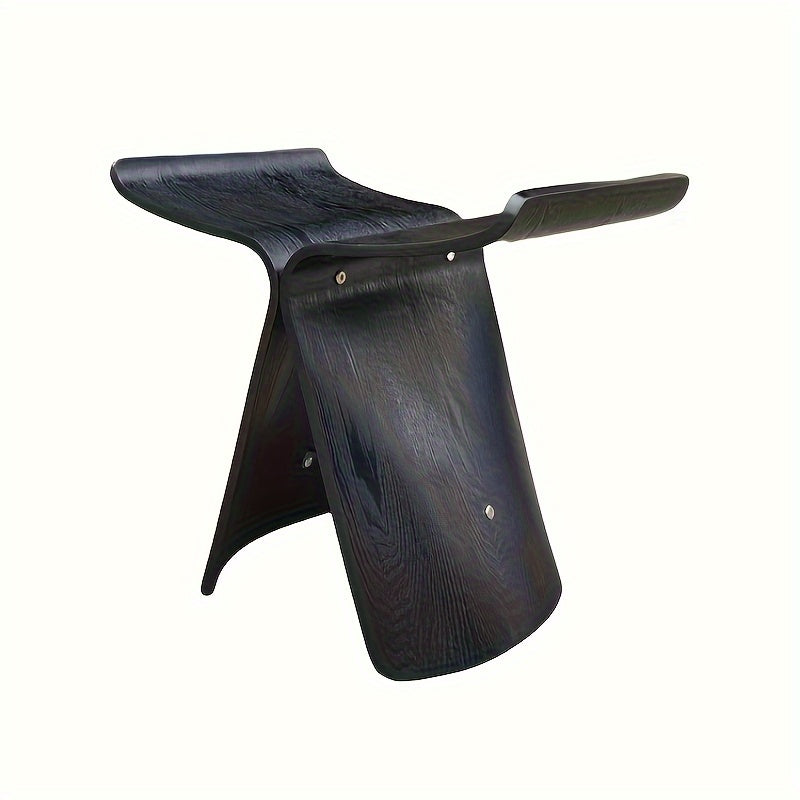 Praktische vlinderkruk voor de entree, modern houten zitmeubel met tijdloos interieur design.