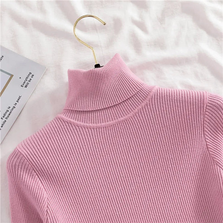Stijlvolle dames coltrui, zacht gebreid. Perfect voor winterkleding, een maat.