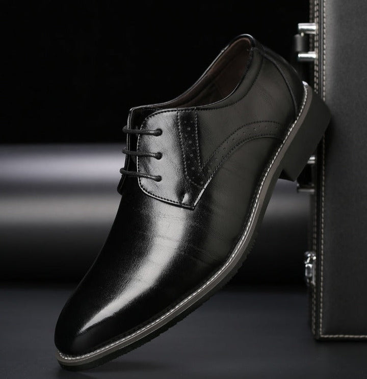 Elegante heren veterschoenen, stijlvol en comfortabel, perfect voor zakelijke of formele gelegenheden.