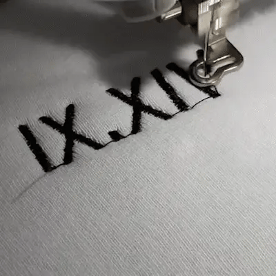 Modieuze gepersonaliseerde hoodie voor koppels, draag jullie liefde elke dag.