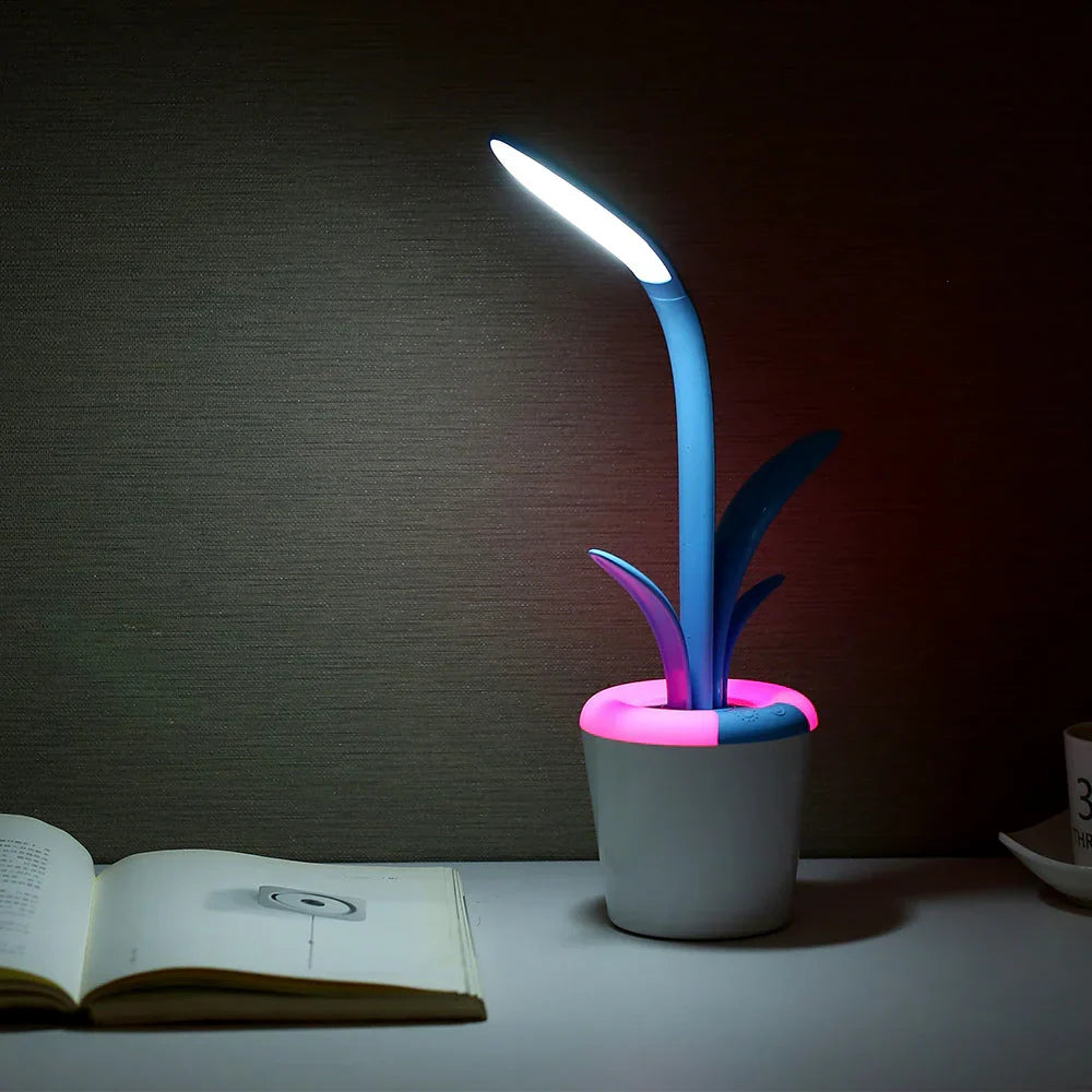 Veelzijdige LuminaFlex LED kantoorlamp, modern design. Ideaal voor thuis, kantoor of als studielamp.