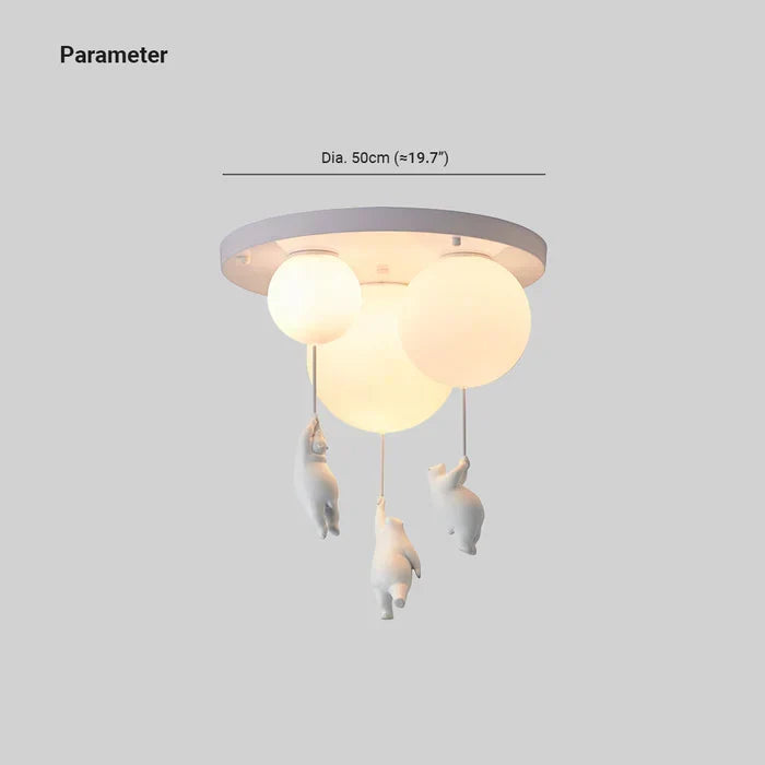 Hanglamp voor kinderkamer interieur, beer en ballon vormen een charmant decoratief element.