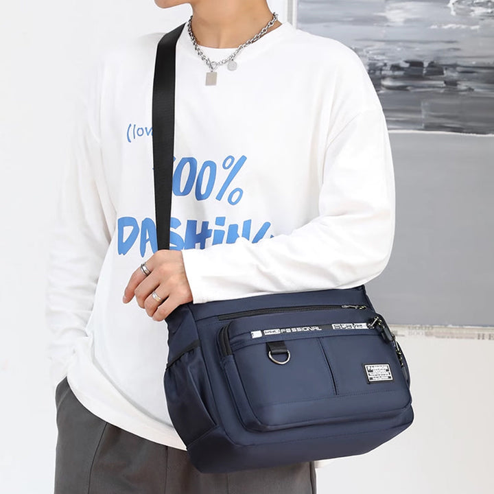 Unisex dievenbestendige slingtas in diverse kleuren, een veilige en compacte crossbody schoudertas.