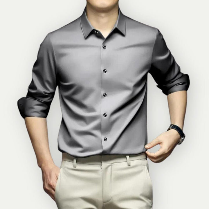 Comfortabel herenoverhemd slim fit, hoeft niet gestreken te worden, perfect voor moderne herenmode.