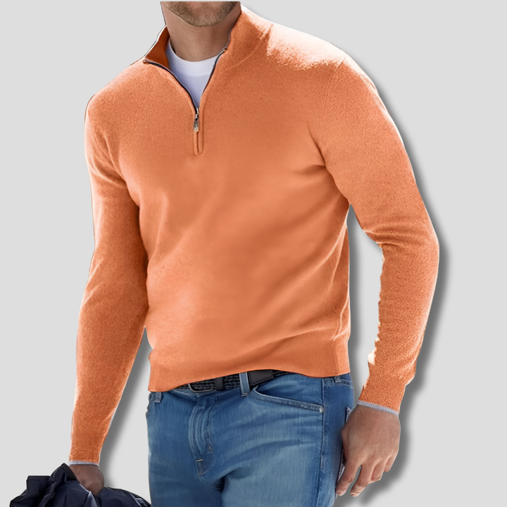Details van de heren gebreide katoenen trui. Close-up van de ritskraag en textuur van de comfortabele pullover.