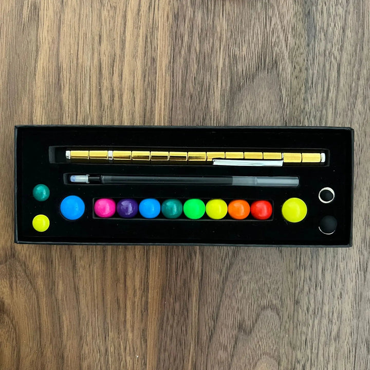 Veelzijdige magnetische fidget pen, combineert speelplezier met functioneel schrijven, voor creatieve ontspanning.