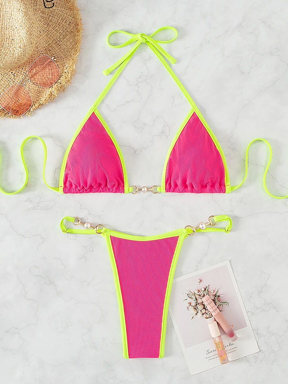 Braziliaanse bikini dames, met goudkleurig kettingaccent; sexy zwemkleding voor een stijlvolle zomer.