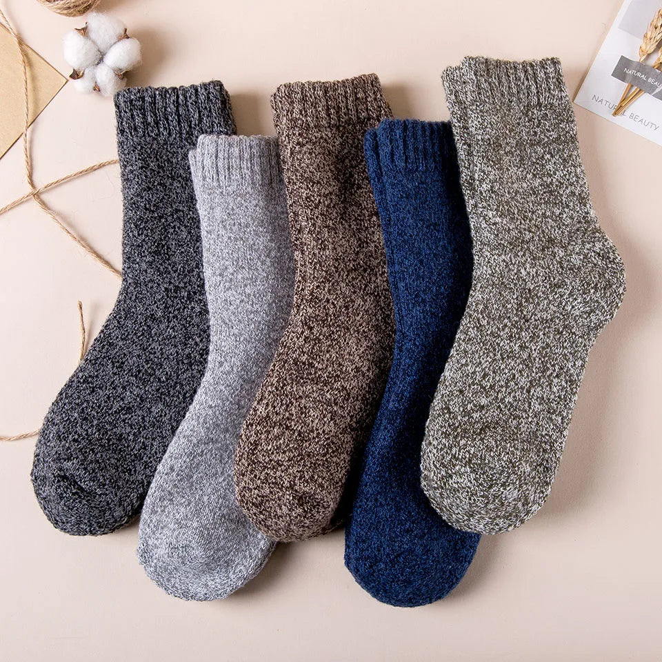 Voordelige set van 3 paar comfortabele retro wintersokken voor volwassenen, extra warmtegarantie.