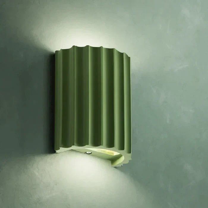 Stijlvolle 'ArtisticWave' wandlamp, moderne LED-interieurverlichting die elke woonruimte transformeert.