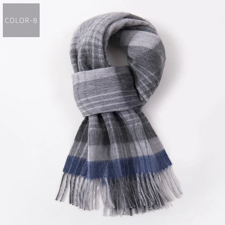Moderne geruite herensjaal die warmte en stijl toevoegt. Een chic winteraccessoire voor mannen.