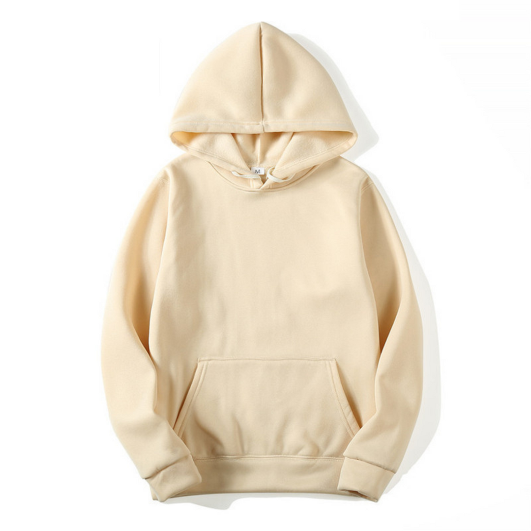 Model draagt casual effen herenhoodie, comfortabel en modern, perfect voor streetwear en basickleding.