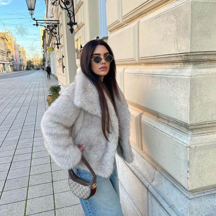 Elegante winterjas voor vrouwen, met luxe uitstraling en optimale warmte.