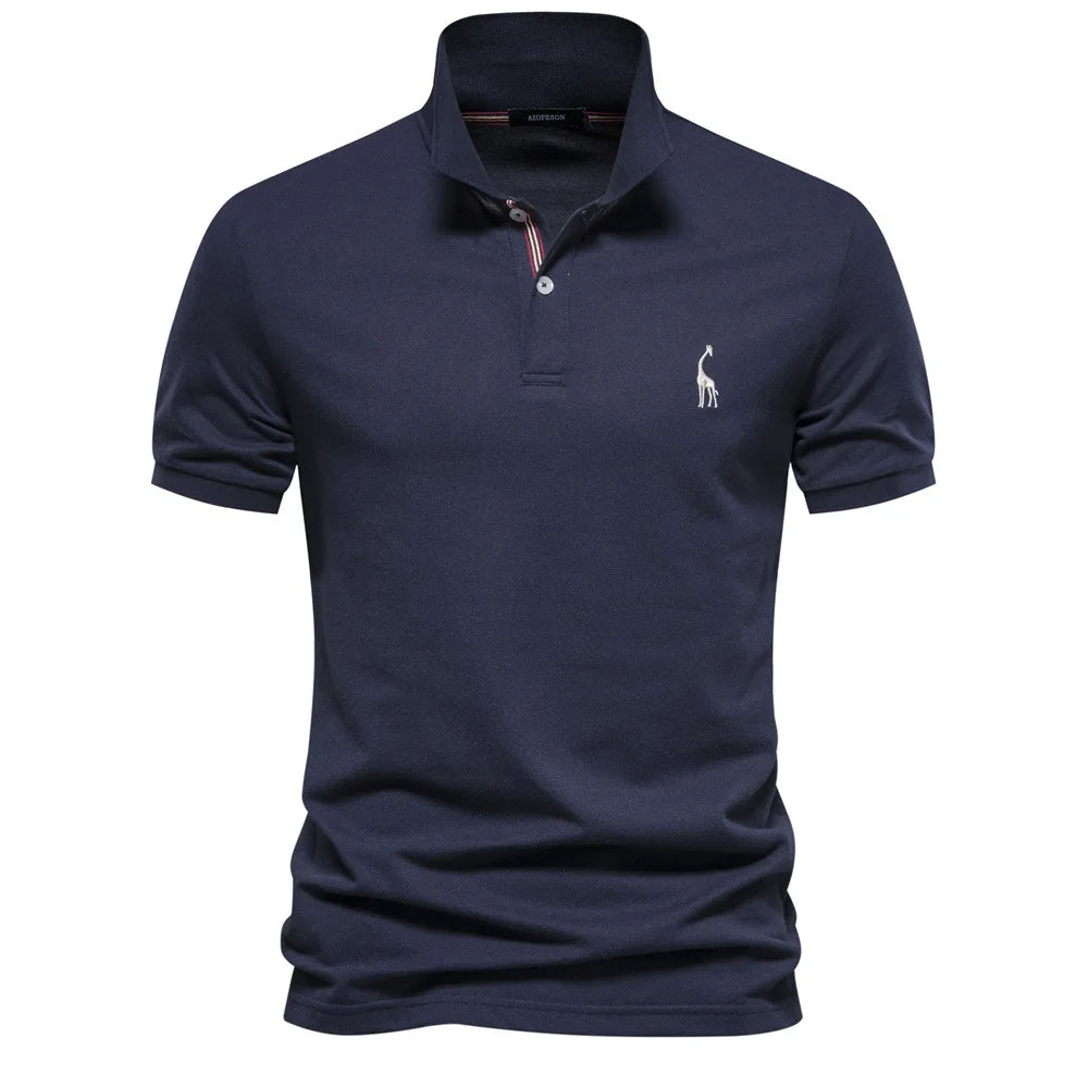 Comfortabele herenpolo met hertenborduursel; perfecte smart casual kleding voor zomerse en stijlvolle momenten.