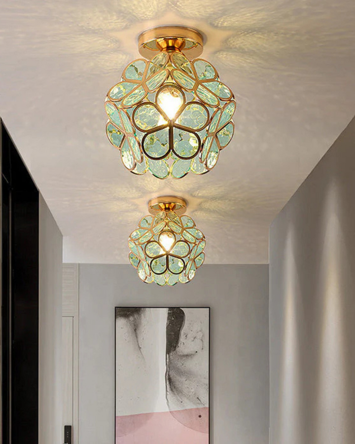 Luxe Bloem Plafondlamp, stralende verlichting en elegant design van acryl.